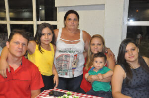 Servidora Semiramis Pereira Tavares e família