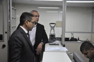 Presidente Fábio Queiroz e vice-presidente Lionidas Gimenes no momento do protocolo da ação