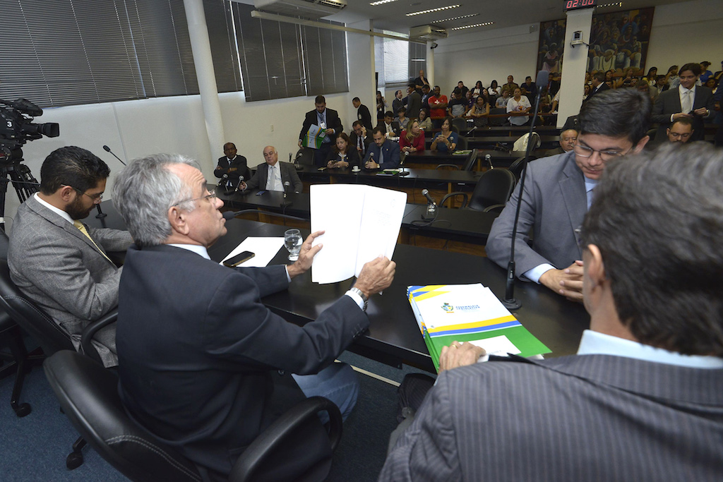 Foto de arquivo de sessão da Comissão de Constituição e Justiça da Alego. Crédito: Denise Xavier