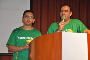 Fábio Queiroz e Fabrício Duarte esclarecem os servidores sobre os atos em defesa do Projeto de Valorização Vencimental