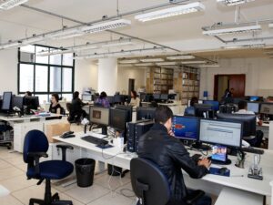Fórum João Mendes aderiu ao trabalho à distância de funcionários 2 x por semana. Escreventes judiciários devem desempenhar atividades presenciais às segundas e sextas-feiras (Foto: Ricardo Lou/TJSP)