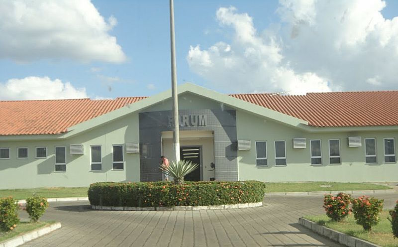 Forum de Mozarlândia, onde os servidores pedem a permanência de juíza substituta