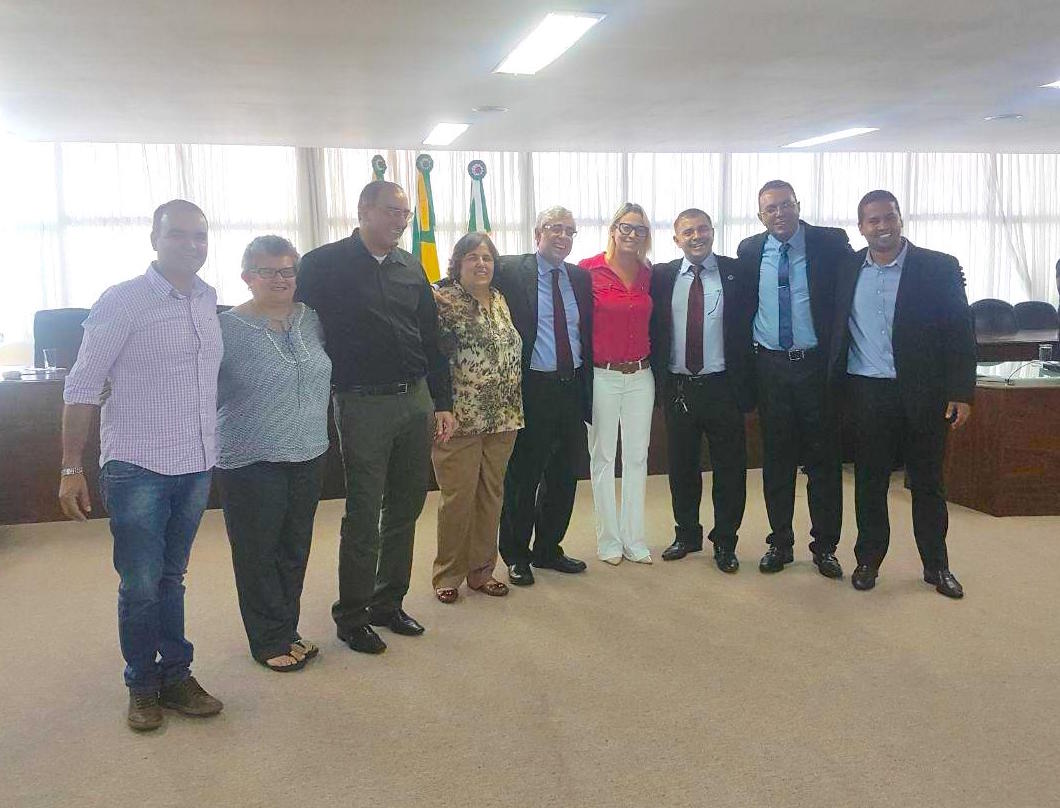 Diretoria do SINDJUSTIÇA com desembargador Gilberto Marques, na Corte Especial: pagamento da URV