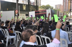 Cerca de 200 servidores compareceram à assembleia convocada pelo SINDJUSTIÇA