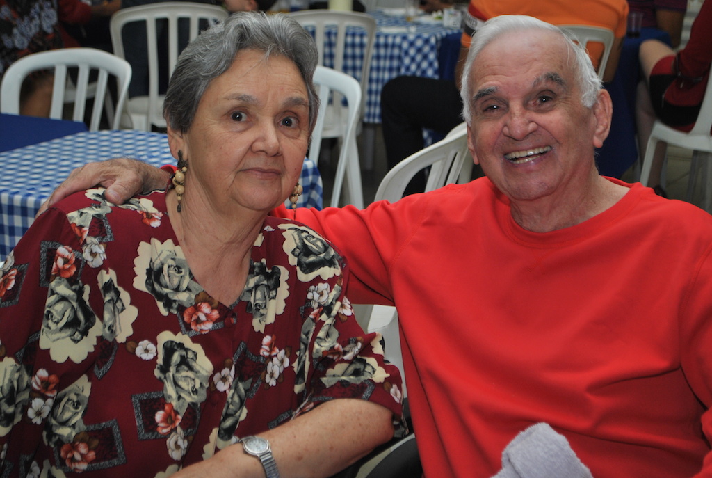 Marlen Antônio de Oliveira com sua esposa durante o evento