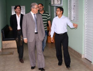 Fábio Queiroz e Fabrício Duarte conduzem visita do presidente do TJGO ao prédio do SINDJUSTIÇA